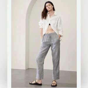 Athleta Retreat Linen ankle pant Light heathered denim blue front zip pockets